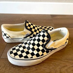 Classic checkered Vans. Black and white. Size 7.5
